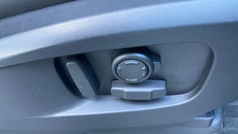 Land Rover Defender 2.0 P300 X-Dynamic HSE 90 3dr Auto Petrol Estate